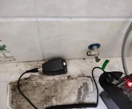 江华屋顶漏水维修公司分享下卫生间漏水的危害及解决方法